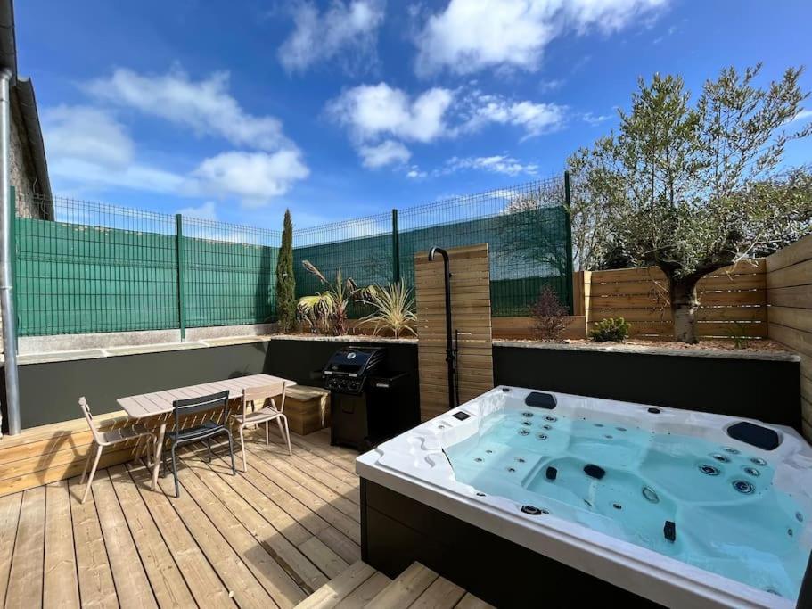 Douceur De Vivre En Bord De Mer - Jacuzzi Et Cheminee Saint-Coulomb Exterior foto